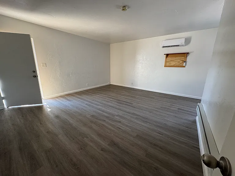 4418 E Lee St — Photo 10