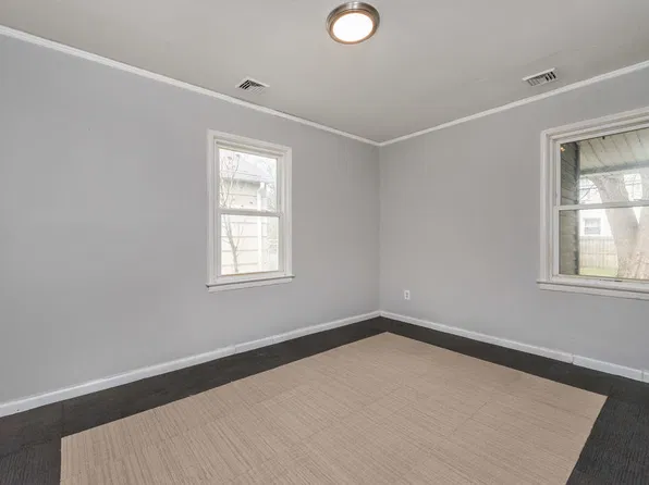 328 Pinecrest Dr, Ferndale, MI 48220