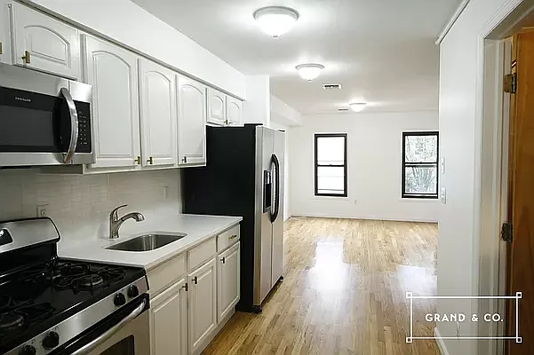 Rented by Grand & Co. | media 2