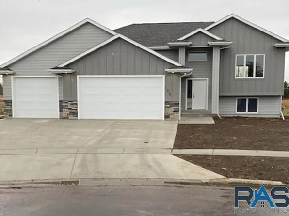 105 Prairie Cir, Tea, SD 57064