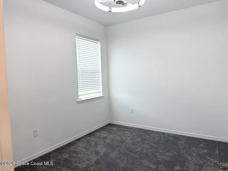 826 Castleford Ave NE — Photo 13