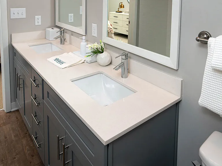 One Riverside Apartments — Photo 12