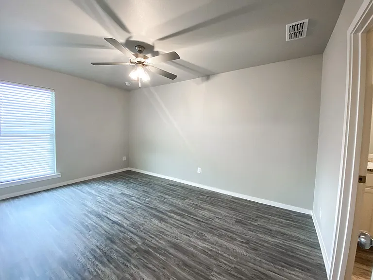 1905 Langford Ave #2 — Photo 10