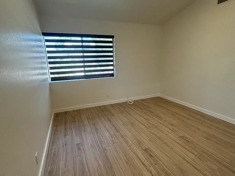 24246 Hatteras St — Photo 23
