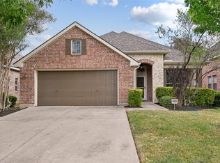 6918 Belteau Ln, Dallas, TX 75227