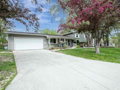 422 Humphrey Cir, Shawano, WI, 54166