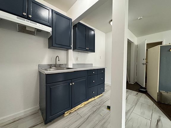 4th image of 87 Evergreen Ave #4A