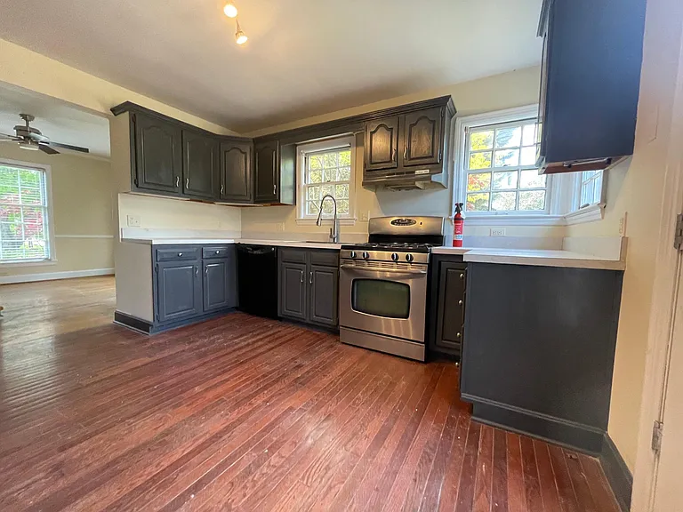 501 Fairlawn Rd — Photo 8