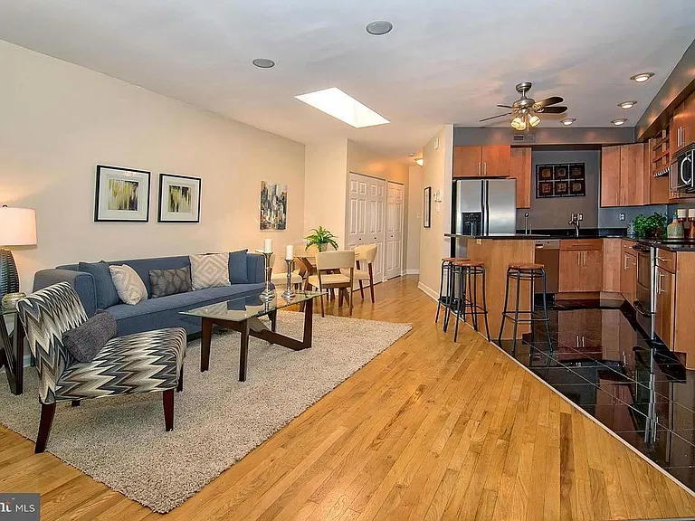 615 3rd St NE — Photo 4
