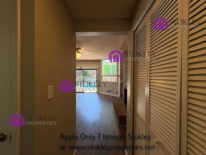 2397 Lake Meadow Cir — Photo 27