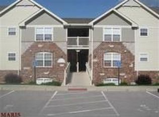 1931 Piedmont Cir, Saint Peters, MO 63304