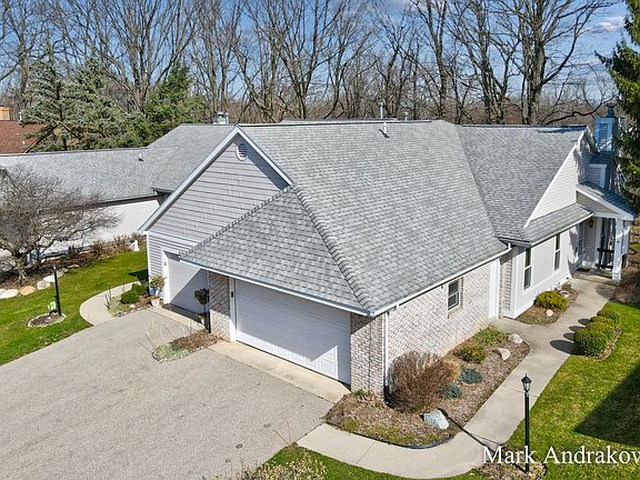 2nd image of 2055 N Cross Creek Dr SE