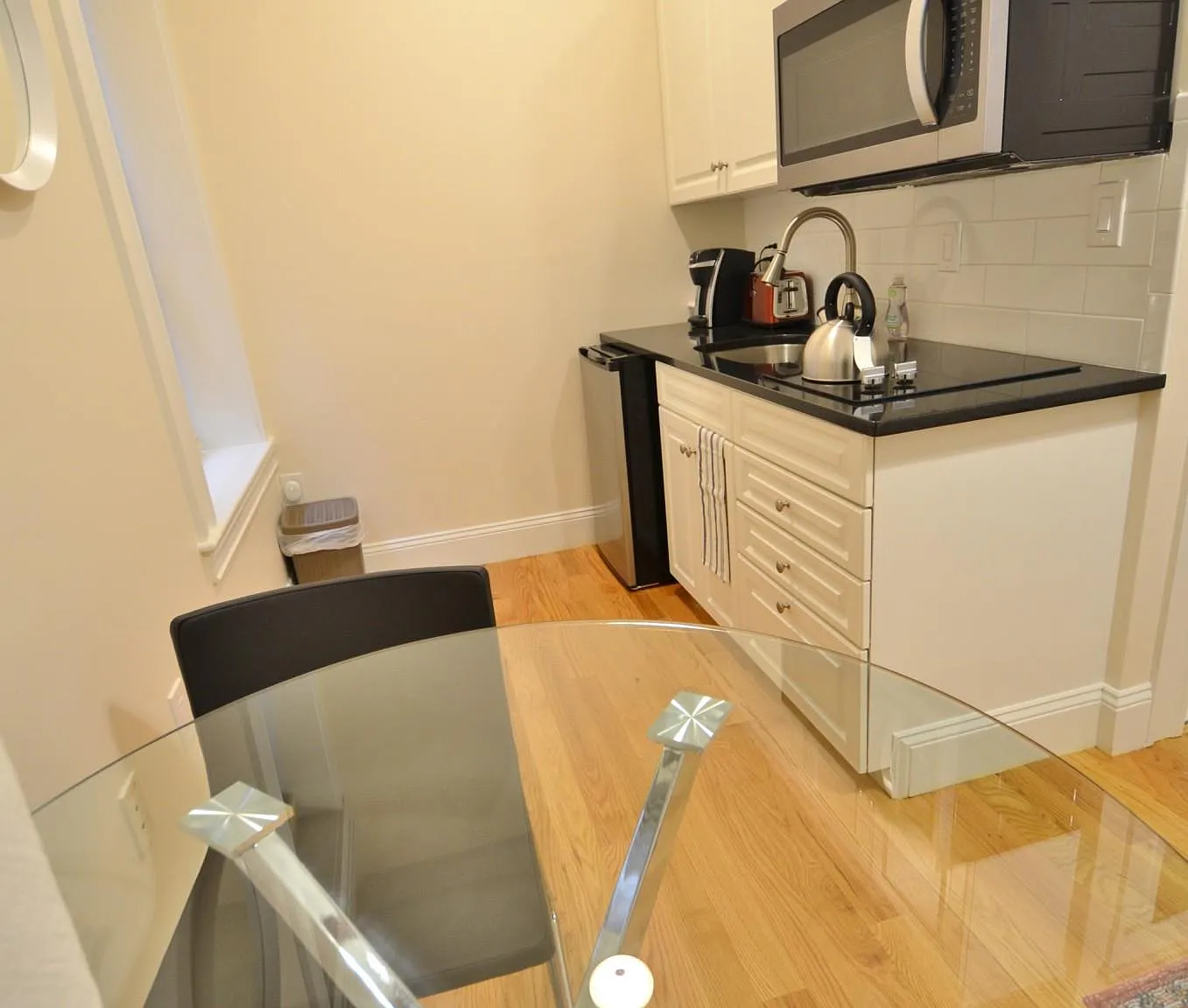 Studio, 300 sqft, $2,300 — Photo 3