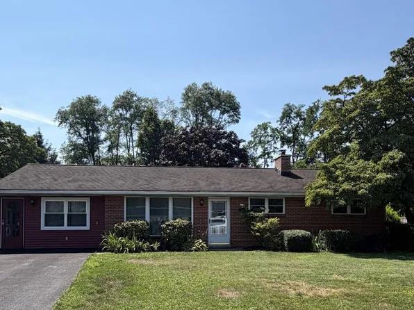 308 Hillcrest Dr, New Cumberland, PA 17070