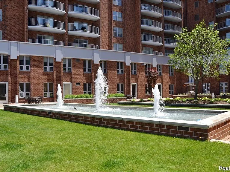 411 S Old Woodward Ave #913 — Photo 12