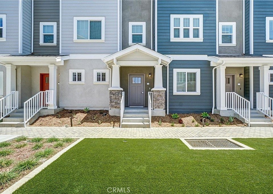 1st image of 200 E 14th St #8