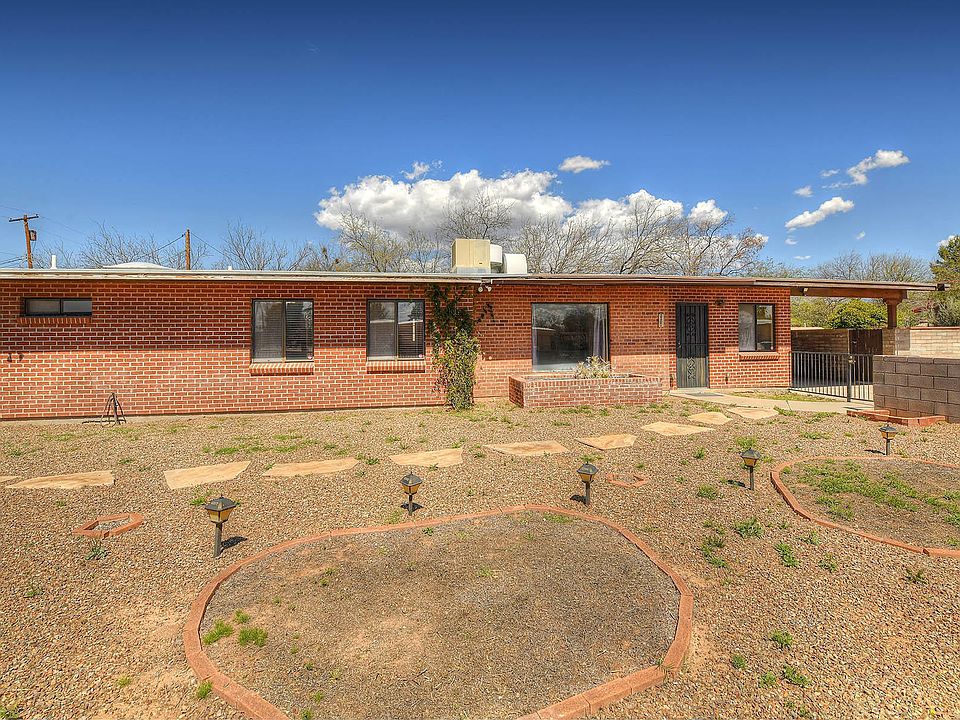 1st image of 3301 E Monte Vista Dr