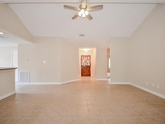 4th image of 7111 Pickett Dr