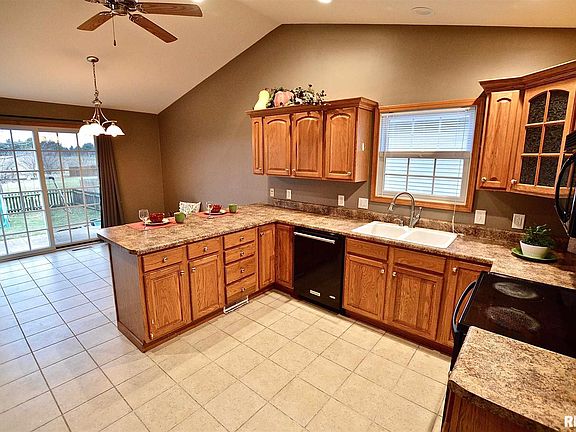 5th image of 708 Goldenrod Dr