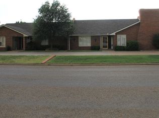 203 Lometa Dr, Plainview, TX 79072