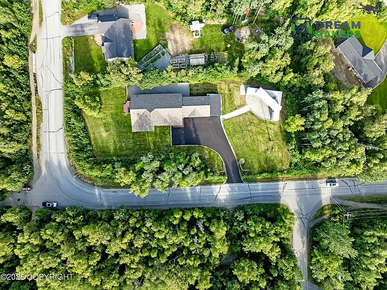 6025 N Engstrom Rd — Photo 2