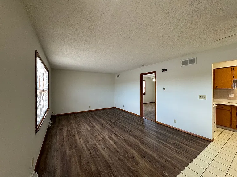 Mecherle Drive Apartments — Photo 3