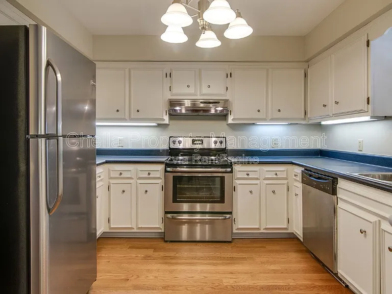 2615 Habersham Ave — Photo 11