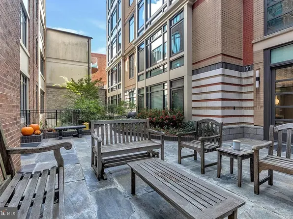 2818 Connecticut Ave NW, Washington, DC 20008