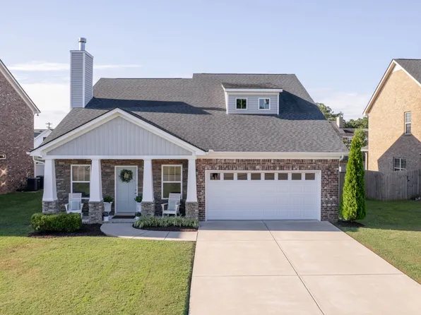1009 Selous Dr, Murfreesboro, TN 37128
