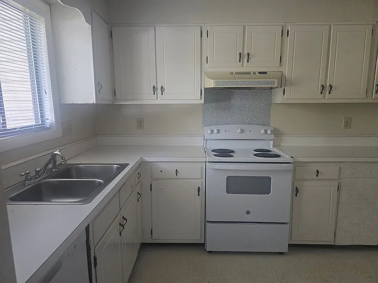 1708 N Hamilton St #E — Photo 4