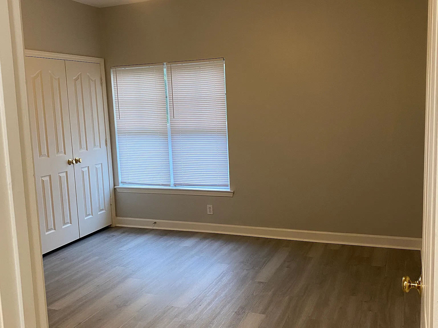 10671 Hill Point Ct — Photo 4