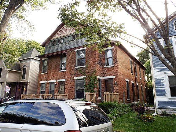 3rd image of 114 Floral Ave