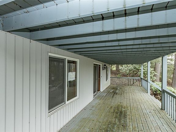4th image of 860 Parkview Dr