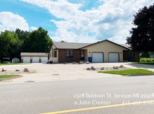 2328 Baldwin St, Jenison, MI 49428