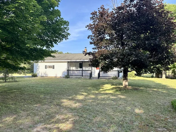 5143 S Pioneer Rd, Thompsonville, MI 49683