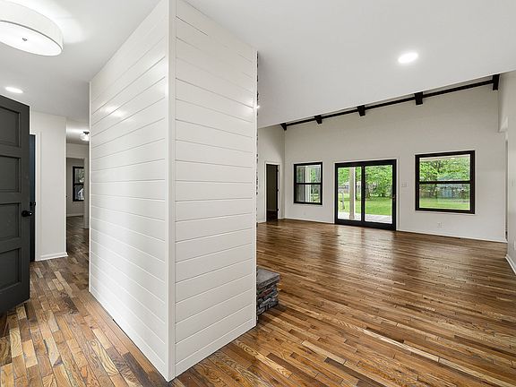 5th image of 308 Hickory Blvd