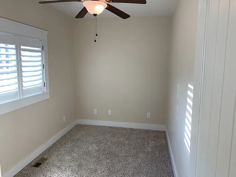 1903 W Pikes Peak Ave — Photo 6