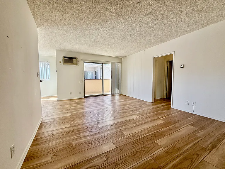 Vine Street Apartments — Photo 50