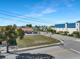 4632 SE 15th Ave, Cape Coral, FL 33904
