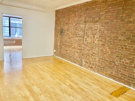 Rented by Strike Realty NY, LLC | media 4