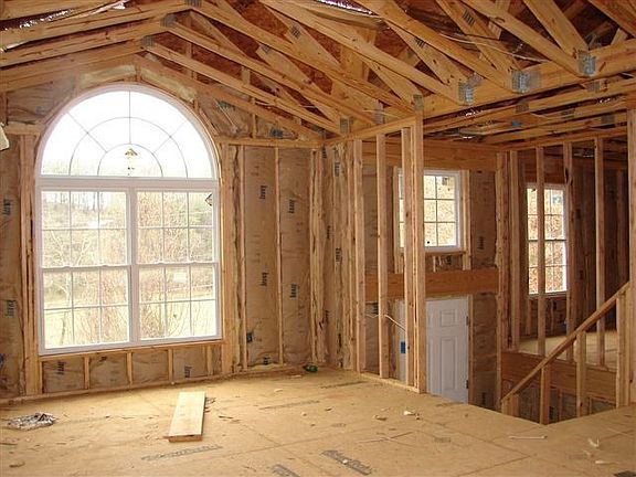 Great Room with Radial Window
