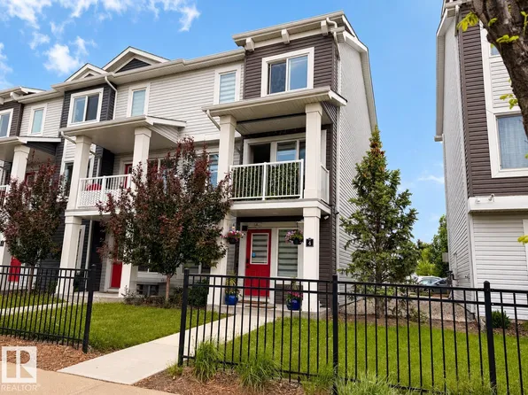 16335 84th St NW #4, Edmonton, AB T5Z 0S2