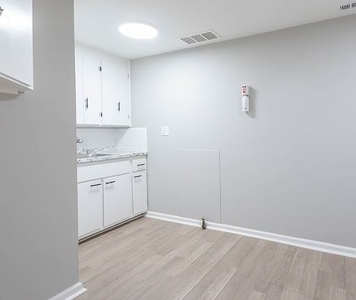 3rd image of 18 W Park St APT 4