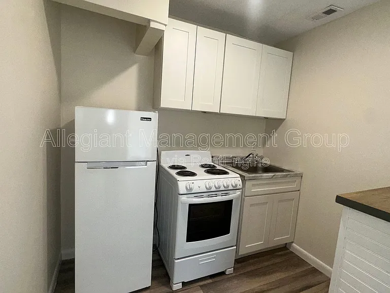 622 Royalty Ct #B — Photo 6