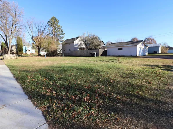 1104 3rd St W, Ashland, WI 54806