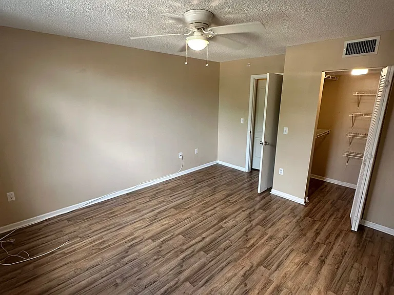 205-4828 State Highway 205 #205 — Photo 33