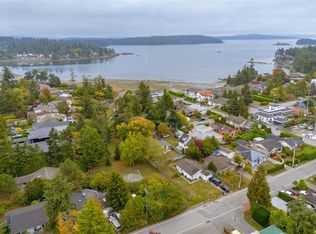 2365 Lovell Ave, Sidney, BC V8L 2J5