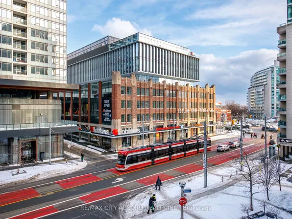 20 Bruyeres Mews Unit 311, Toronto, ON M5V 0G8