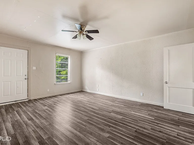 3920 Huston St — Photo 17