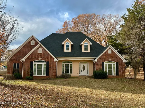 1070 Kainz Cv, Terry, MS 39170